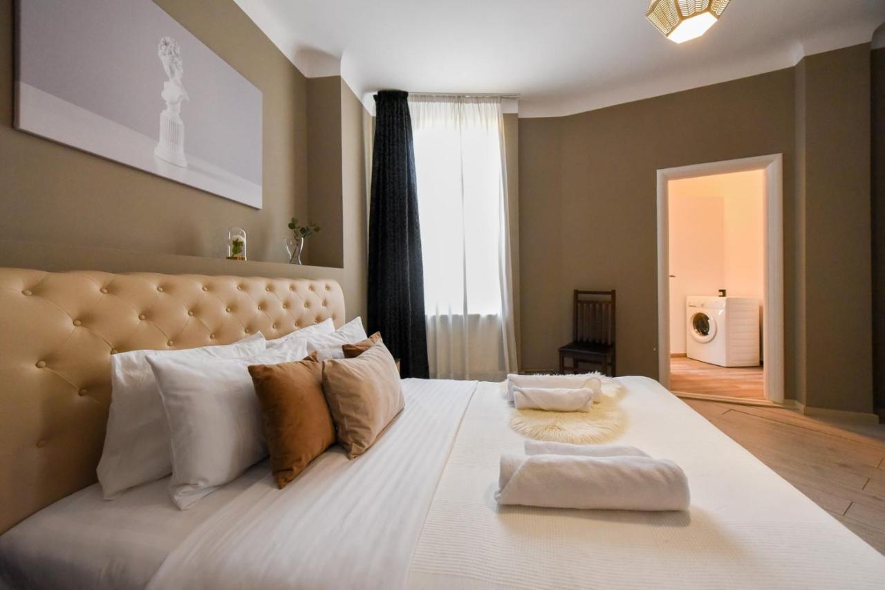 Amazing Location & Elegant Apt - Old Town Appartement Boekarest Buitenkant foto