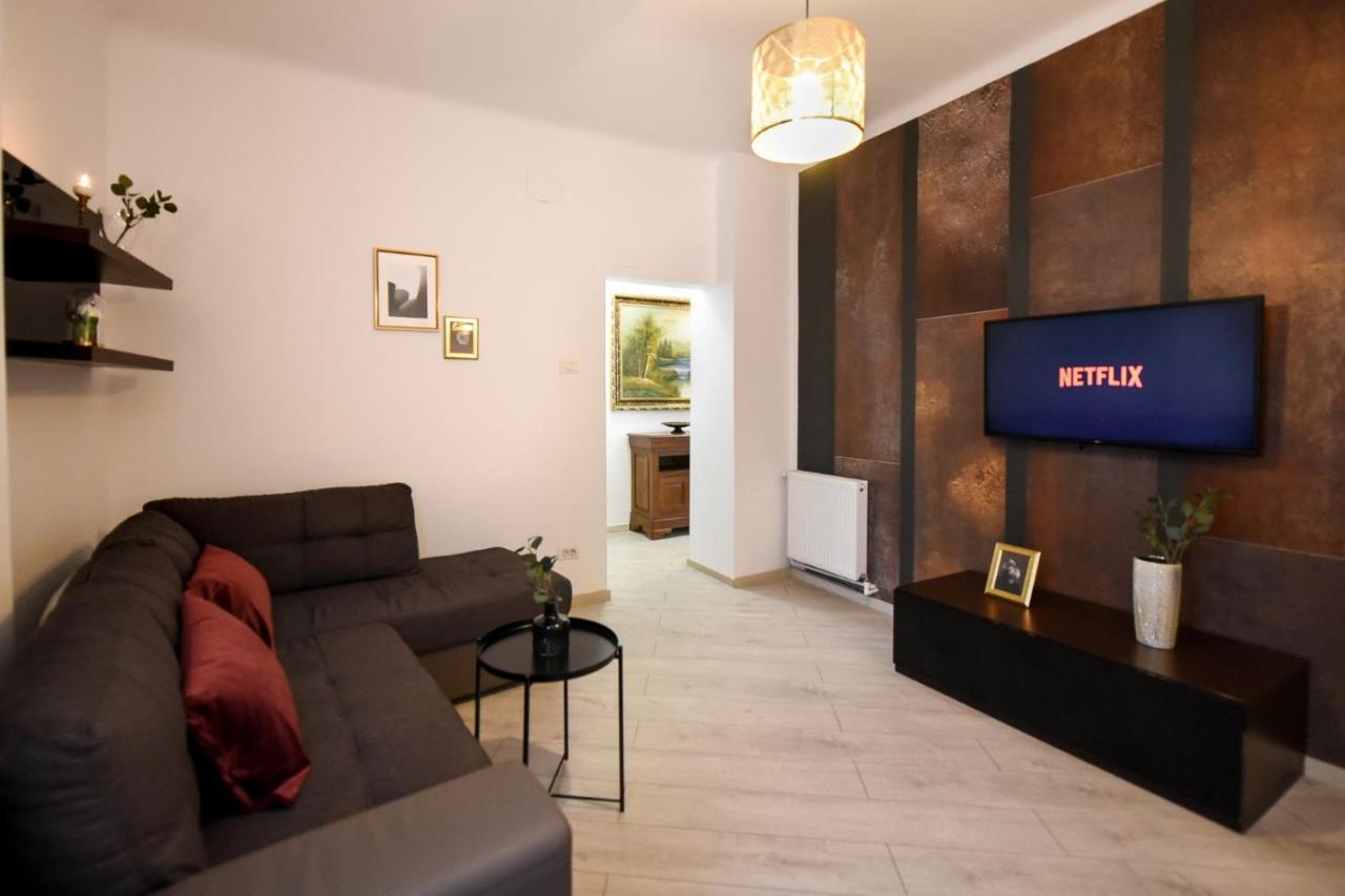 Amazing Location & Elegant Apt - Old Town Appartement Boekarest Buitenkant foto