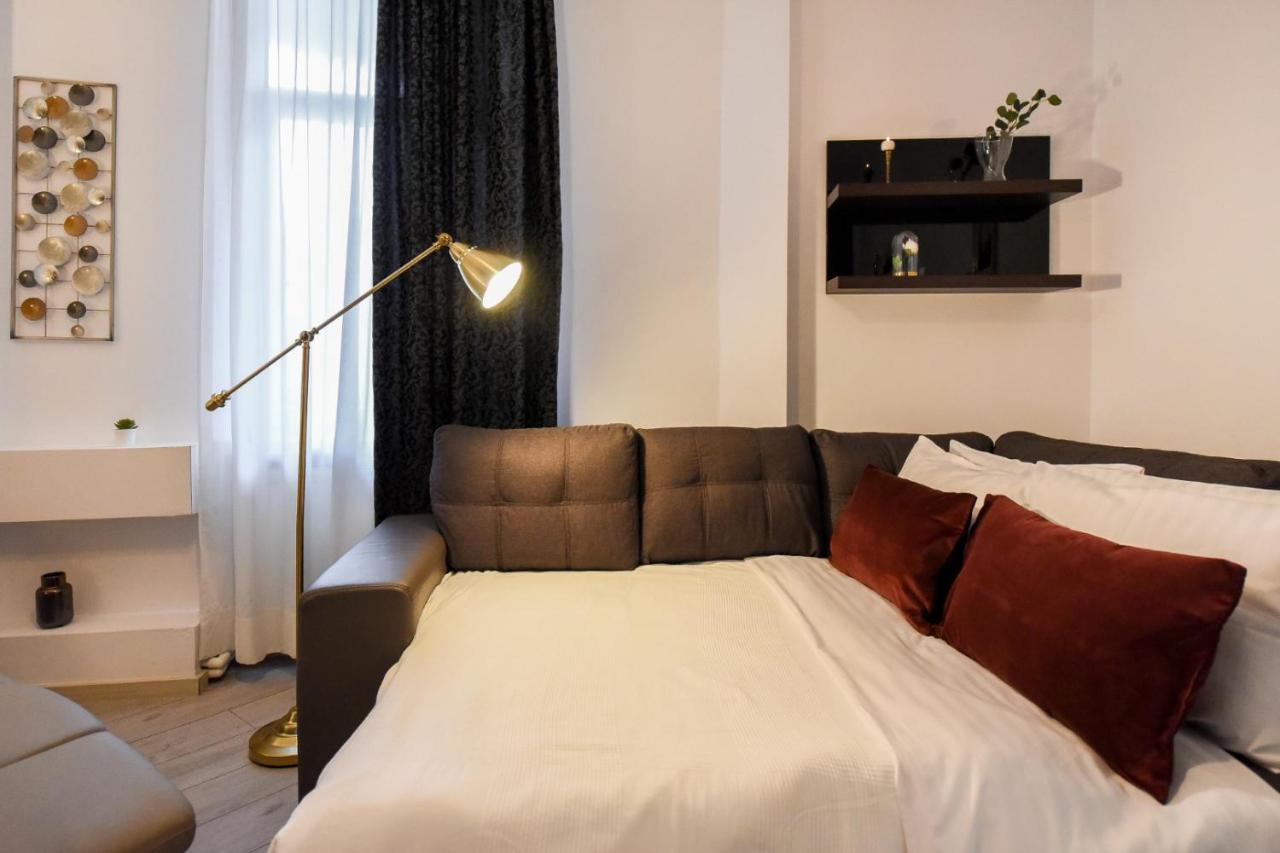 Amazing Location & Elegant Apt - Old Town Appartement Boekarest Buitenkant foto