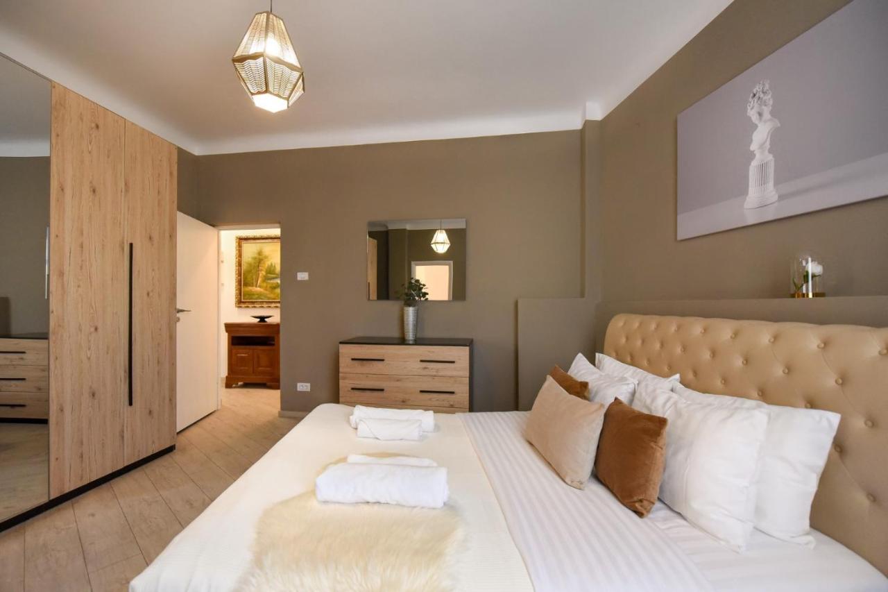 Amazing Location & Elegant Apt - Old Town Appartement Boekarest Buitenkant foto