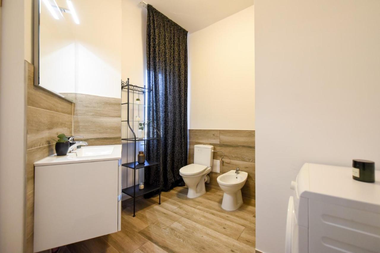 Amazing Location & Elegant Apt - Old Town Appartement Boekarest Buitenkant foto